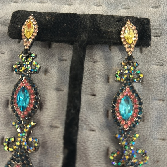 “Strut Like A Peacock” Multi Crystal Color Earrings, NWT-Boutique - Picture 16 of 16